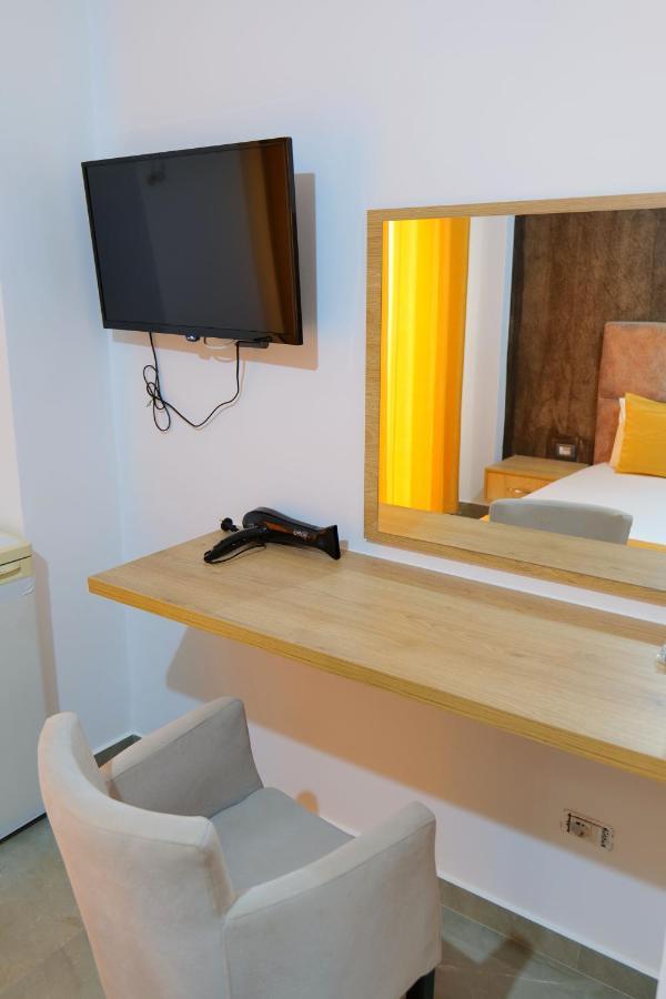 Hotel Adi-Vera Sarandë 外观 照片