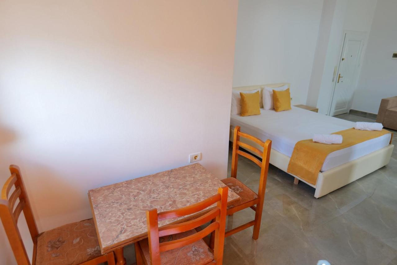 Hotel Adi-Vera Sarandë 外观 照片