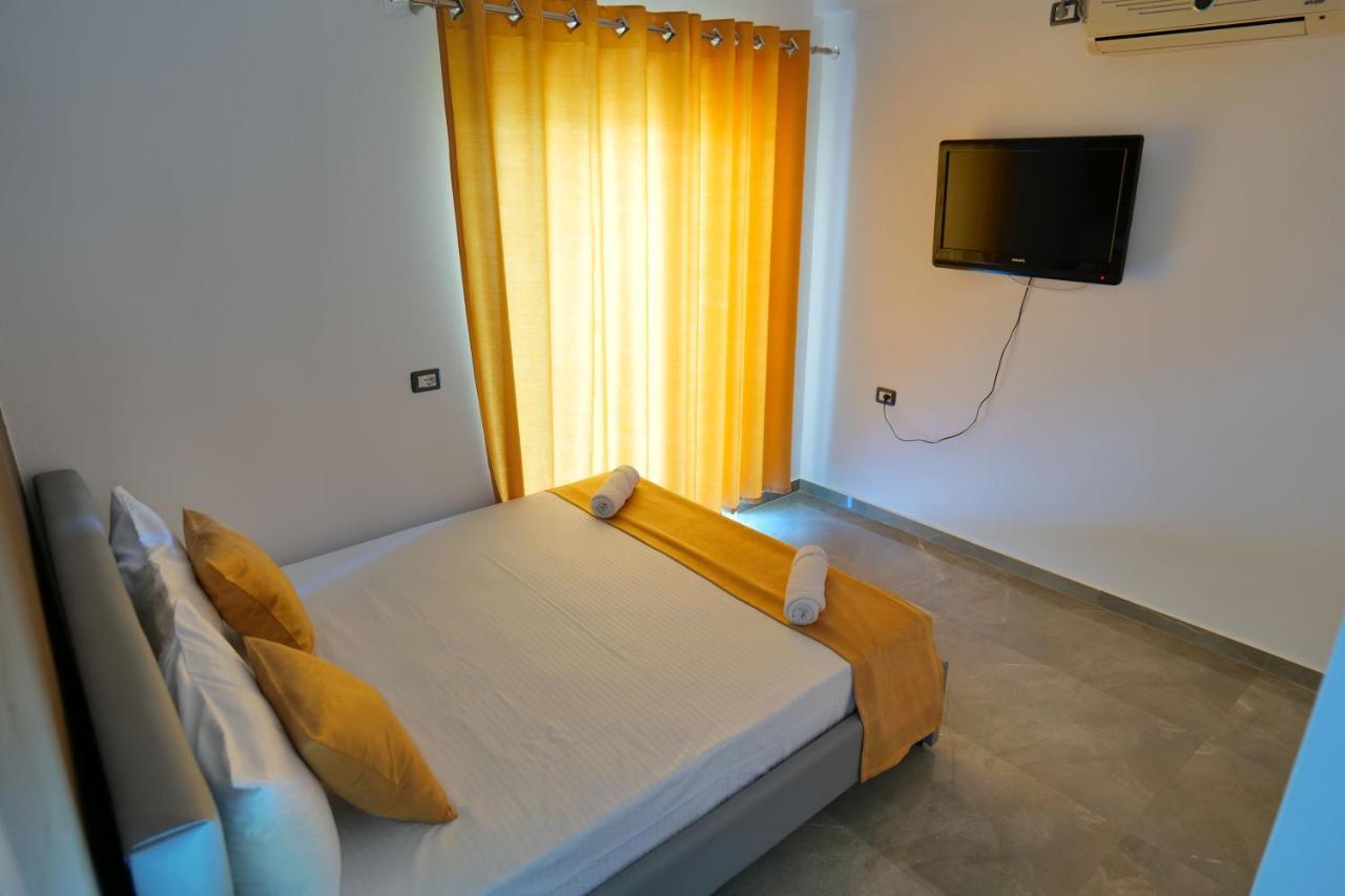 Hotel Adi-Vera Sarandë 外观 照片
