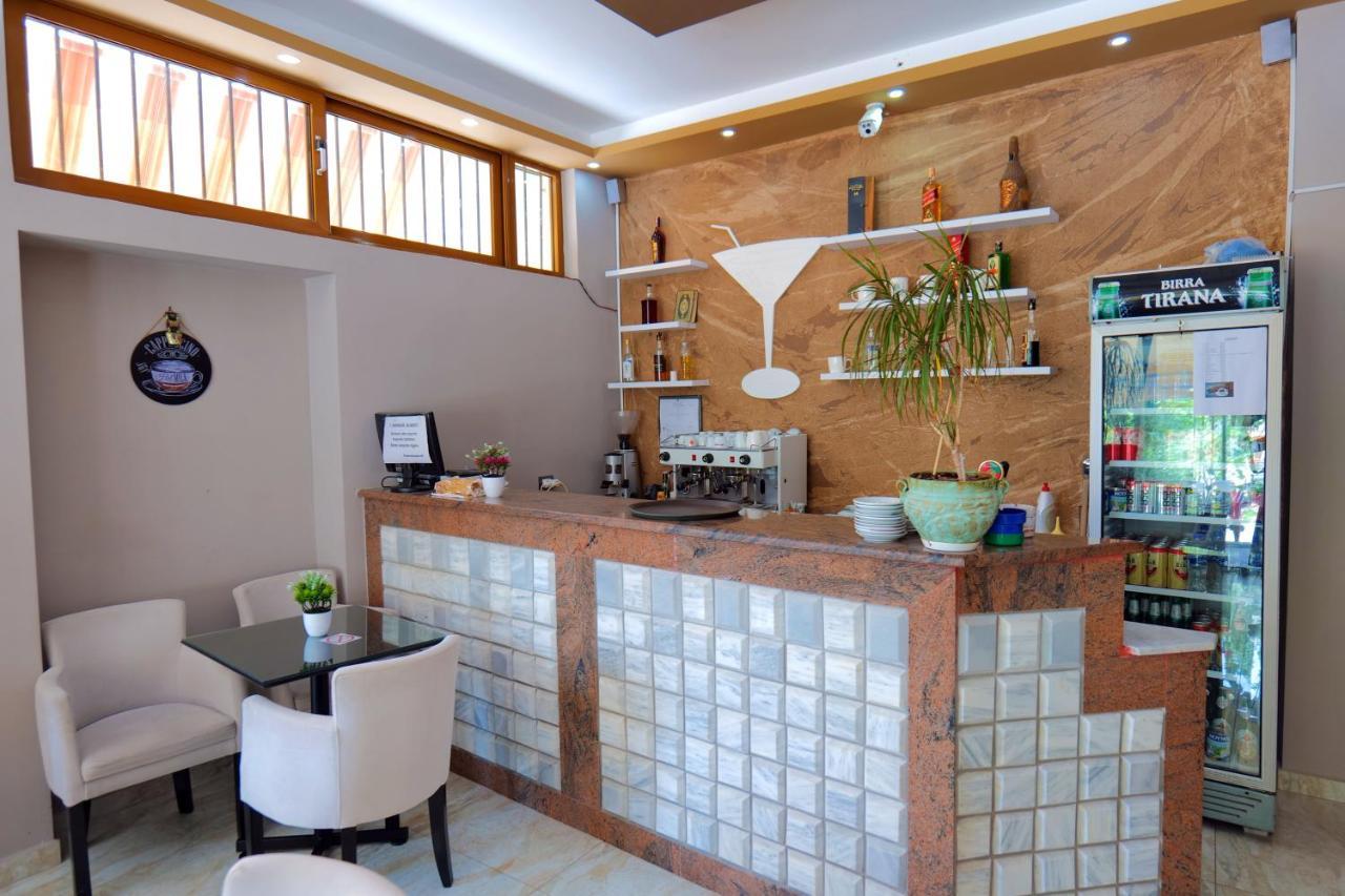 Hotel Adi-Vera Sarandë 外观 照片