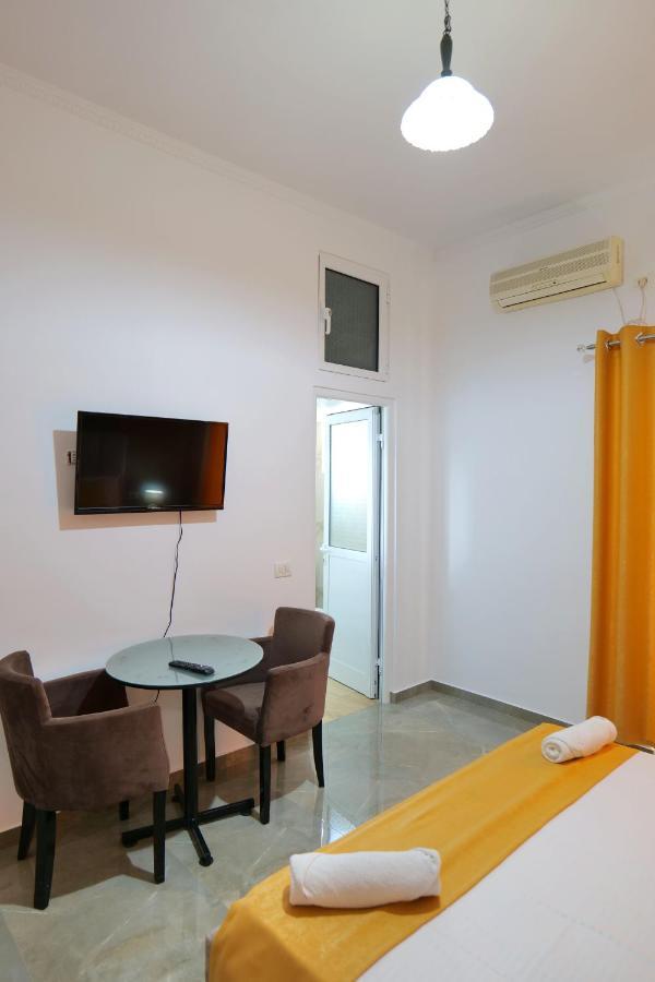 Hotel Adi-Vera Sarandë 外观 照片