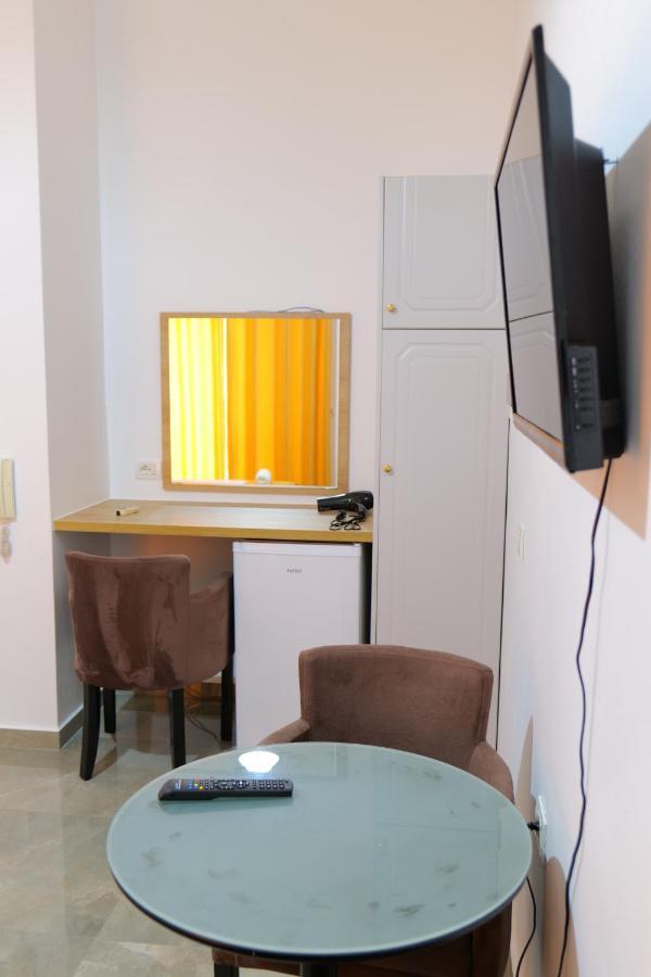 Hotel Adi-Vera Sarandë 外观 照片