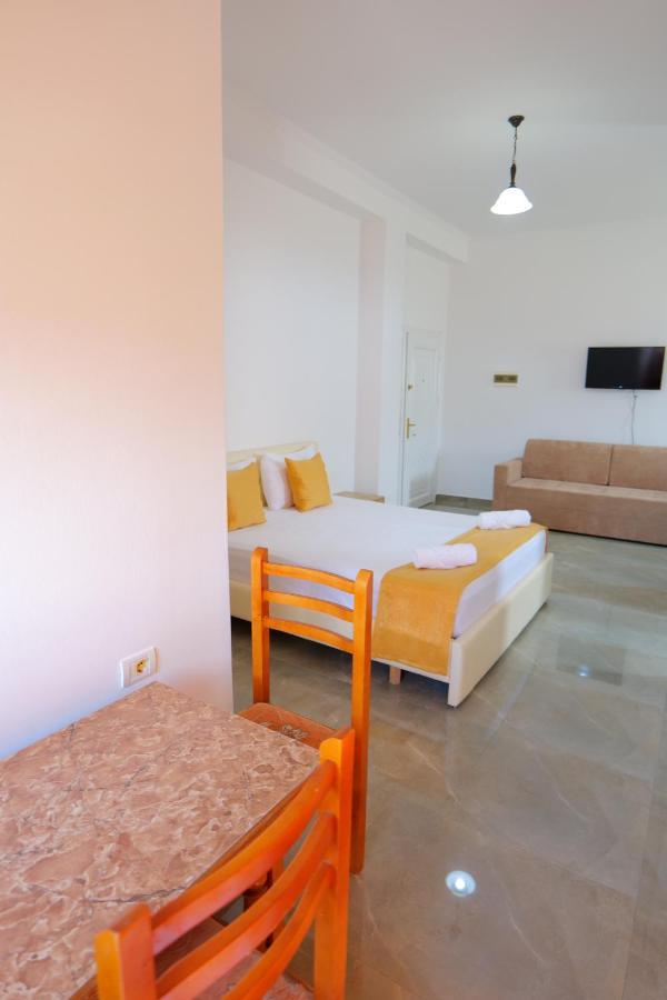 Hotel Adi-Vera Sarandë 外观 照片