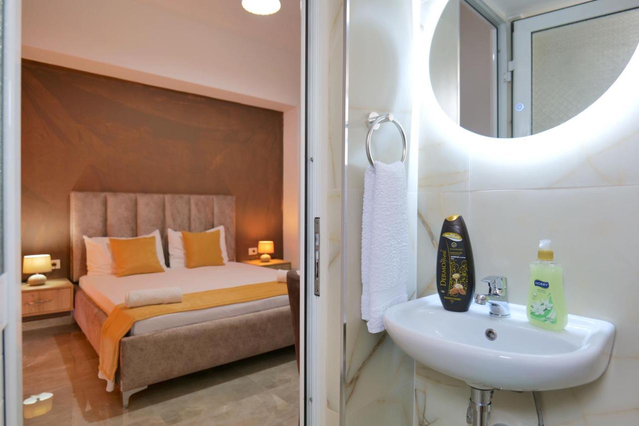 Hotel Adi-Vera Sarandë 外观 照片