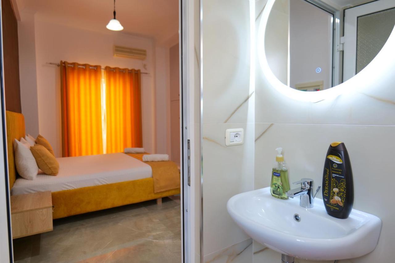 Hotel Adi-Vera Sarandë 外观 照片