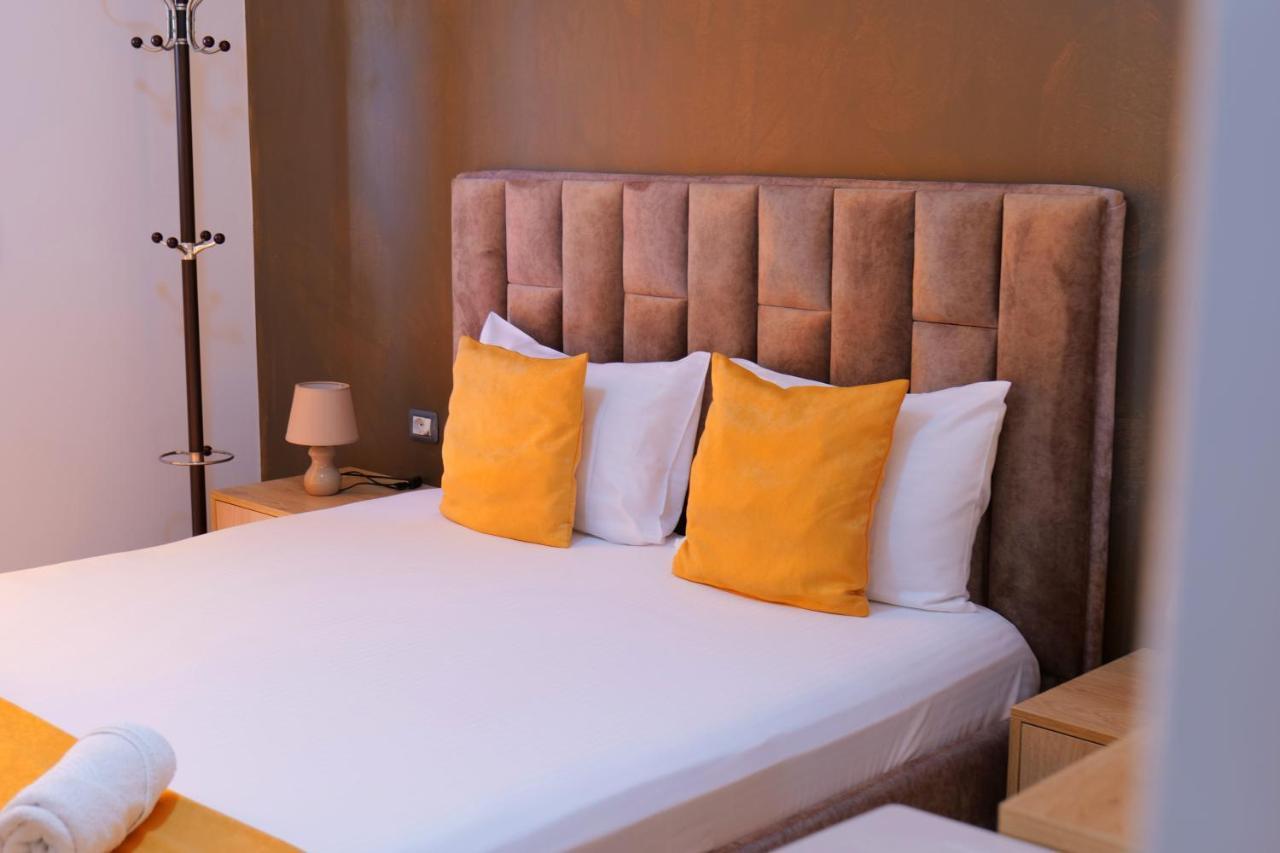 Hotel Adi-Vera Sarandë 外观 照片