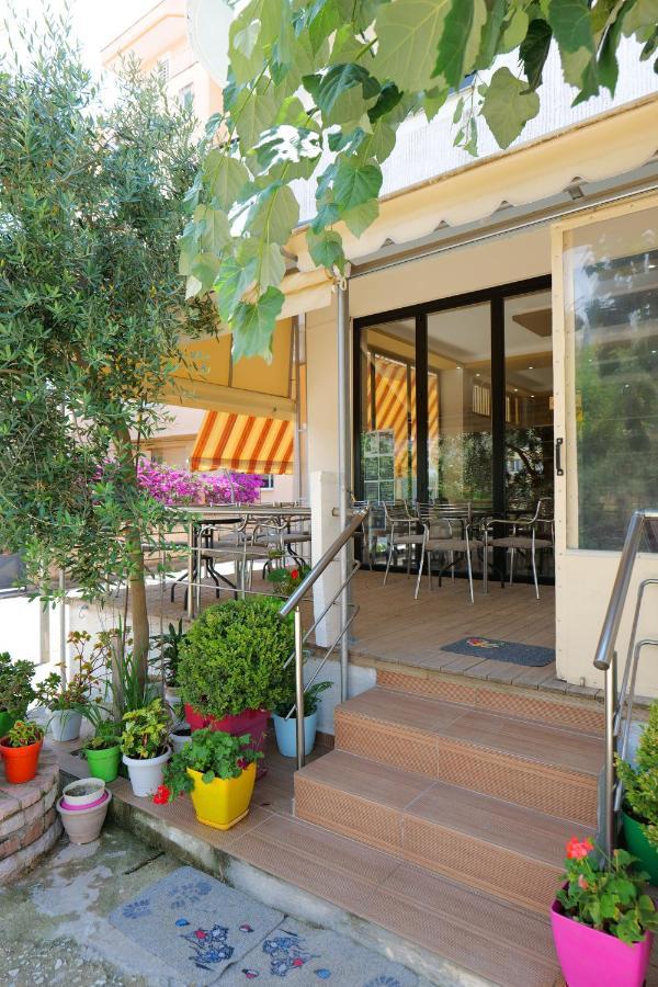 Hotel Adi-Vera Sarandë 外观 照片