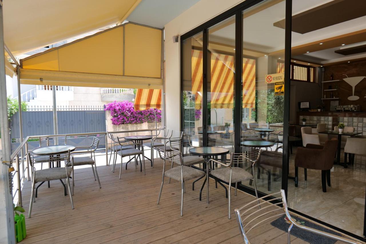Hotel Adi-Vera Sarandë 外观 照片