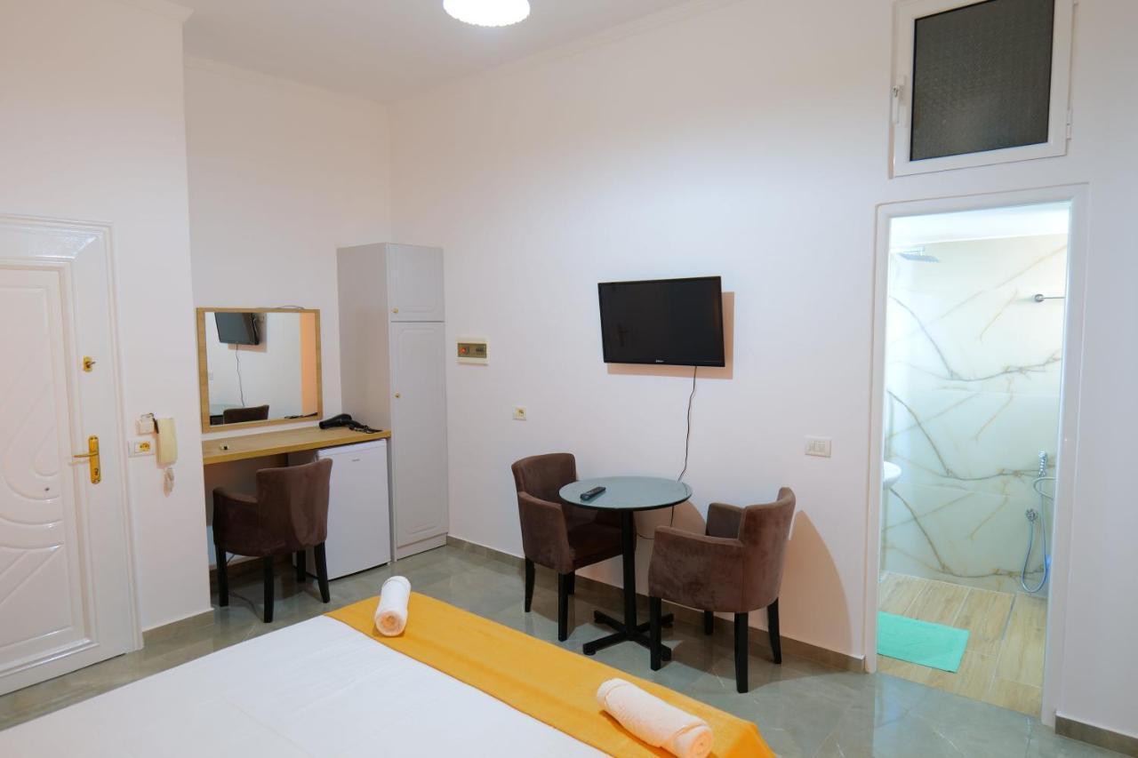 Hotel Adi-Vera Sarandë 外观 照片