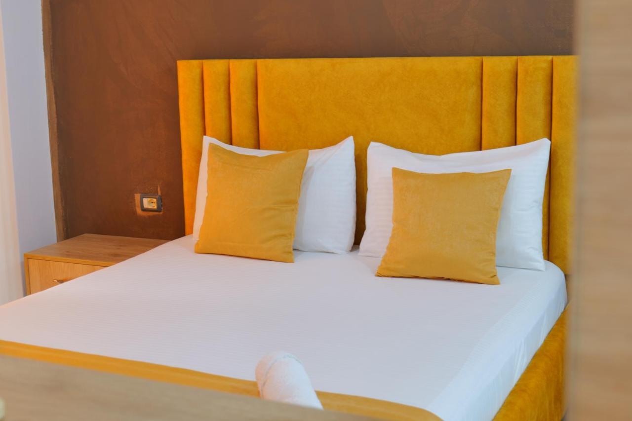 Hotel Adi-Vera Sarandë 外观 照片