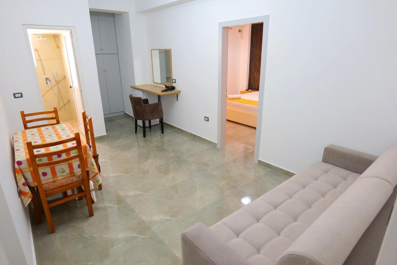 Hotel Adi-Vera Sarandë 外观 照片