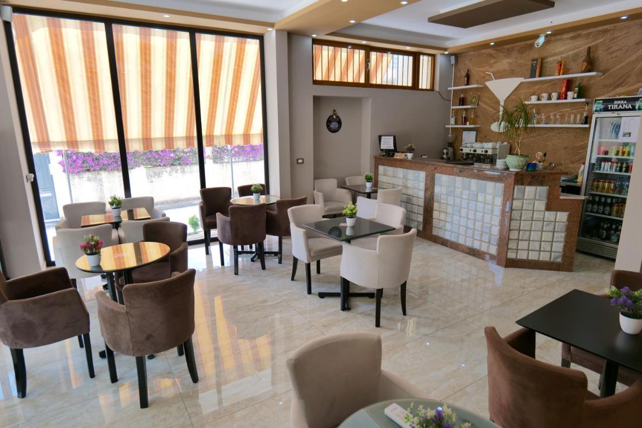 Hotel Adi-Vera Sarandë 外观 照片